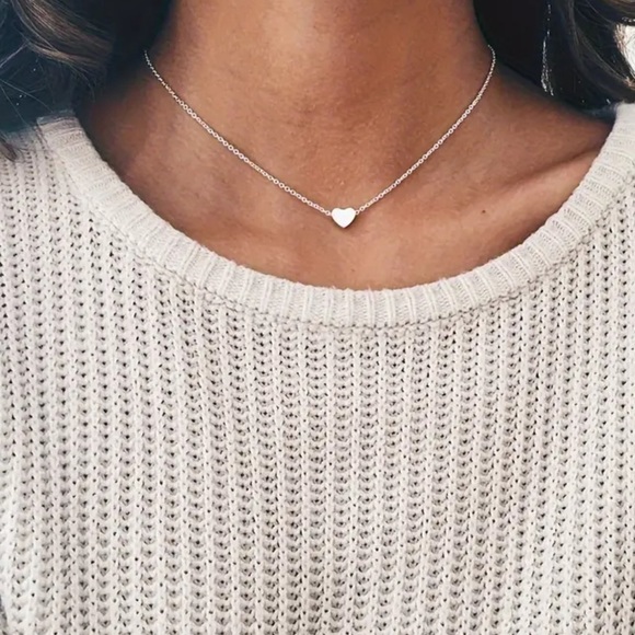 Simple Exquisite Heart-Shaped Pendant Necklace Alloy Heart Clavicle Chain Gift - Picture 2 of 7